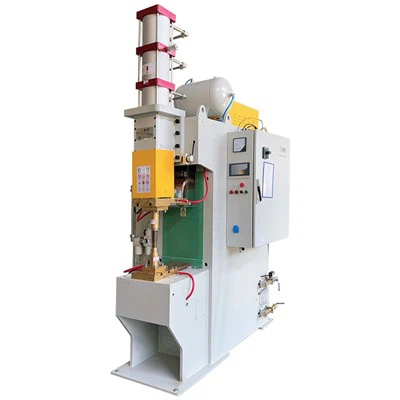 Cum se înlocuiesc electrozii într-un aparat de sudură cu descărcare în condensator?